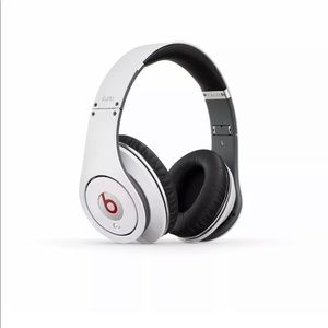 SOLD - Beats by Dre Studios (wired)